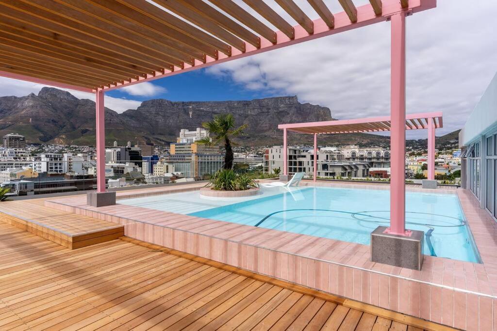 The Rose 604: Central Studio With Rooftop Pool ケープタウン エクステリア 写真