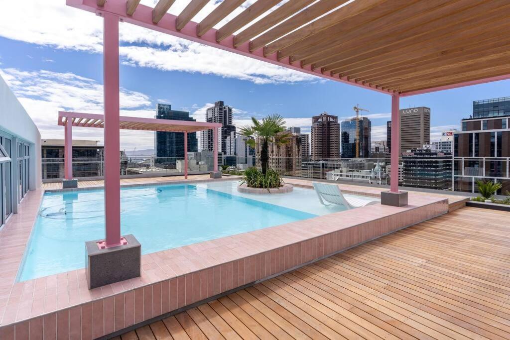 The Rose 604: Central Studio With Rooftop Pool ケープタウン エクステリア 写真